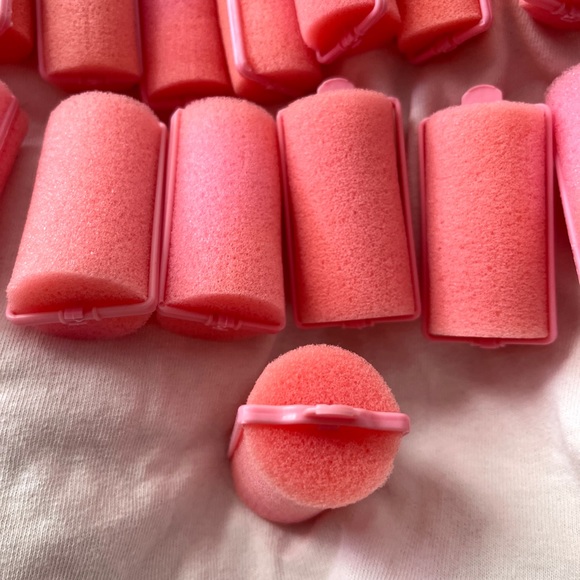 Pink foam hair curler (16 pc) - Picture 2 of 2
